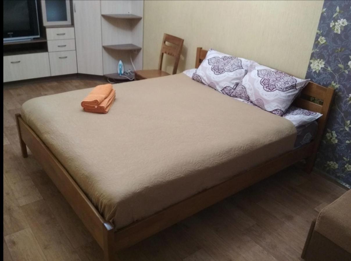 Уютная Квартира На Лётной 6 Tchernihiv Extérieur photo